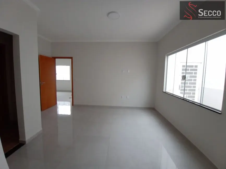 Foto 1 de Casa com 3 quartos à venda, 1050m2 em Jardim Regina, Botucatu - SP