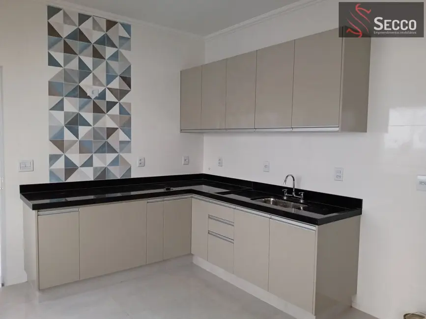 Foto 2 de Casa com 3 quartos à venda, 1050m2 em Jardim Regina, Botucatu - SP