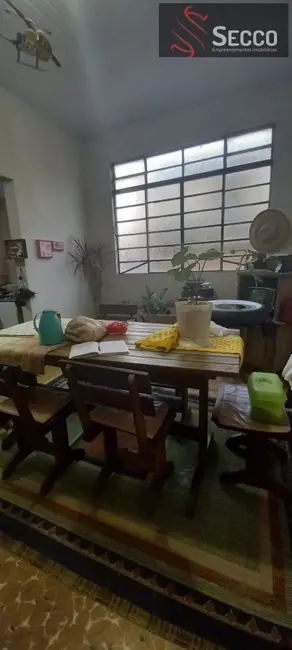 Foto 2 de Casa com 2 quartos à venda, 1050m2 em Vila dos Lavradores, Botucatu - SP