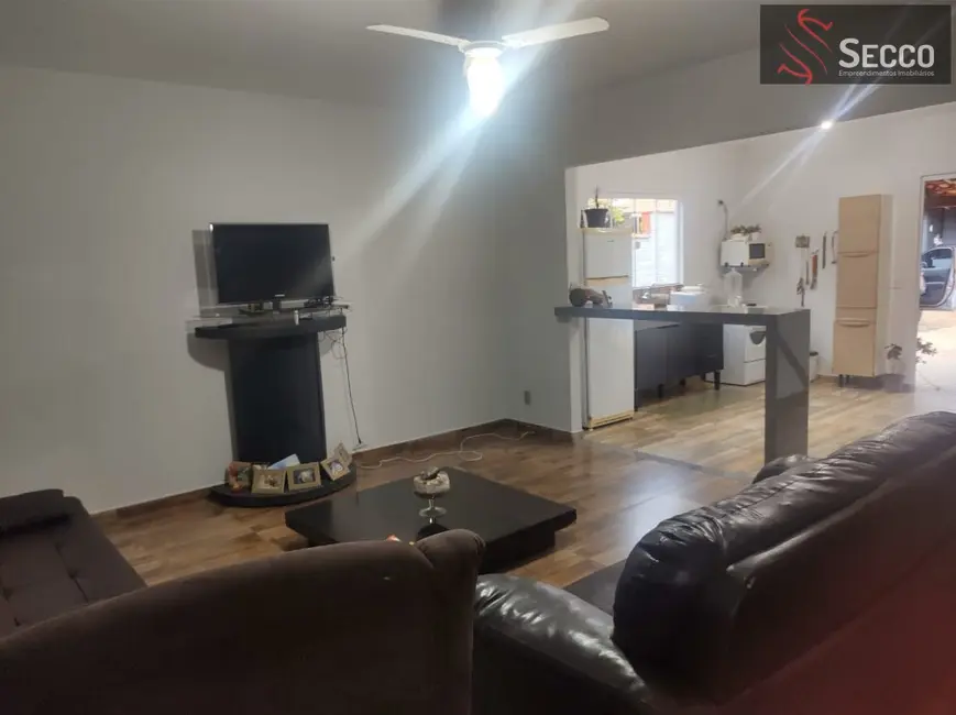 Foto 2 de Fazenda / Haras com 2 quartos à venda, 1050m2 em Botucatu - SP