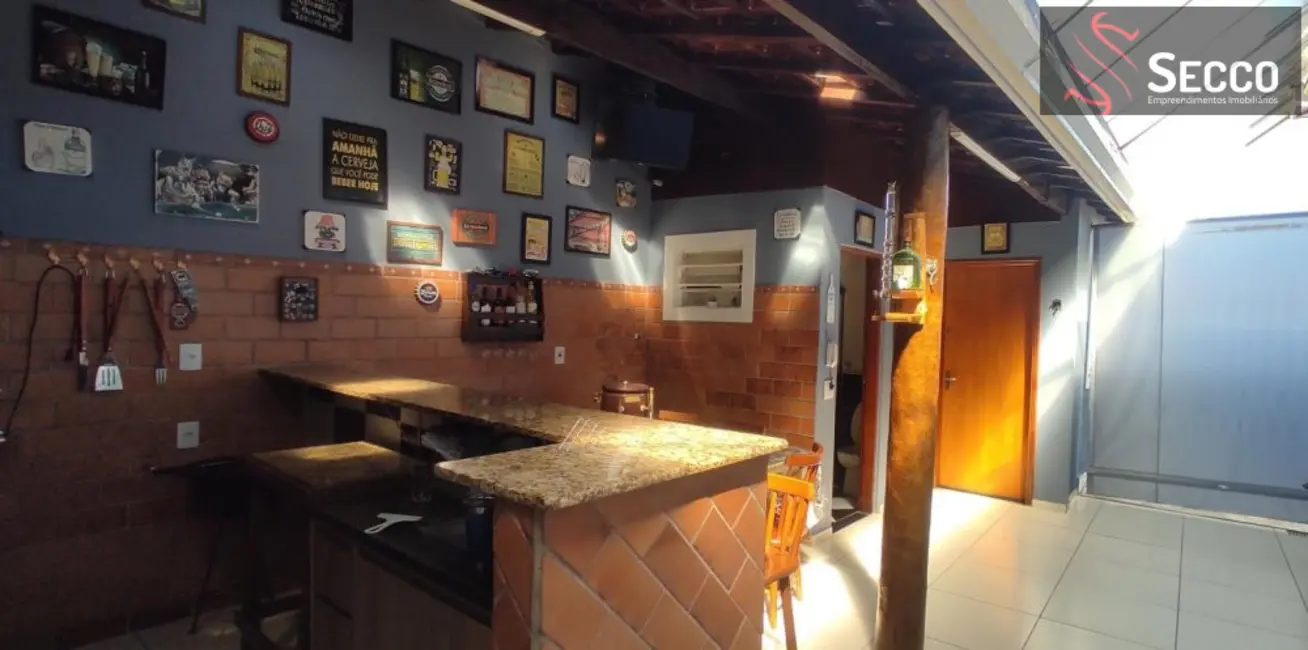 Foto 8 de Casa com 2 quartos à venda, 1050m2 em Botucatu - SP