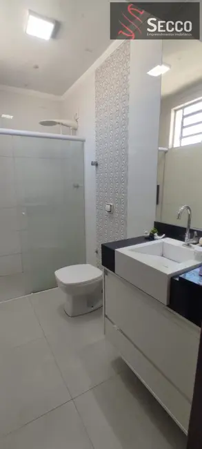 Foto 6 de Casa com 2 quartos à venda, 1050m2 em Botucatu - SP