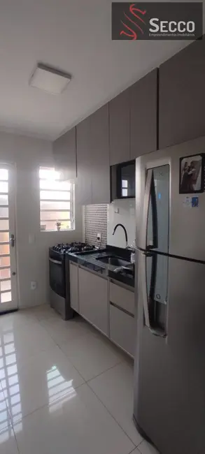 Foto 2 de Casa com 2 quartos à venda, 1050m2 em Botucatu - SP