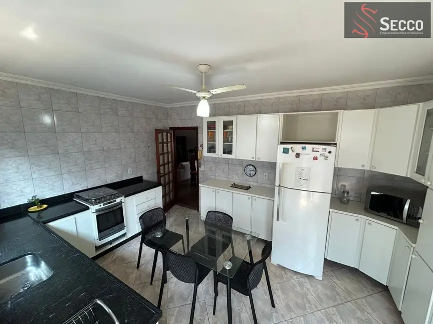 Foto 4 de Casa com 3 quartos à venda, 1050m2 em Jardim Paraíso, Botucatu - SP