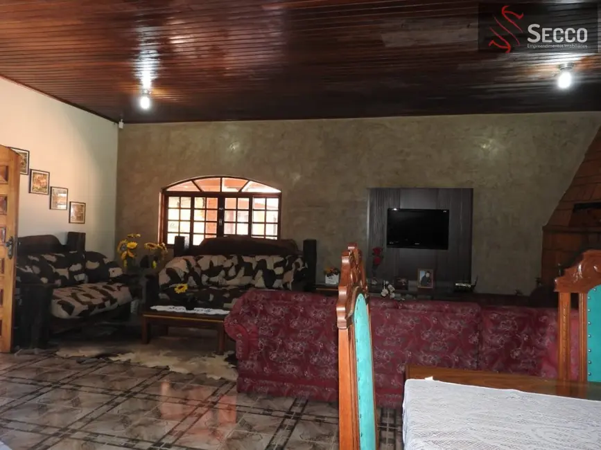 Foto 8 de Chácara com 7 quartos à venda, 1050m2 em Botucatu - SP