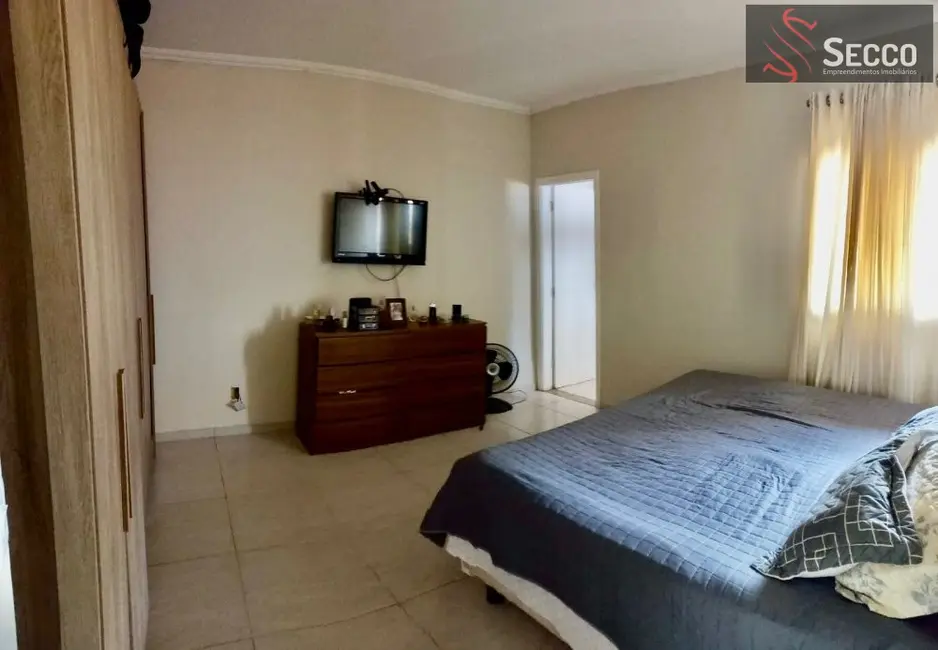 Foto 6 de Casa com 4 quartos à venda, 1050m2 em Jardim Bom Pastor, Botucatu - SP