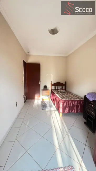Foto 6 de Casa com 3 quartos à venda, 1050m2 em Vila Maria, Botucatu - SP