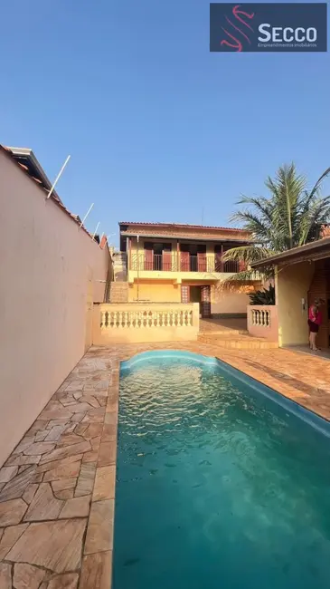 Foto 2 de Casa com 3 quartos à venda, 1050m2 em Vila Maria, Botucatu - SP