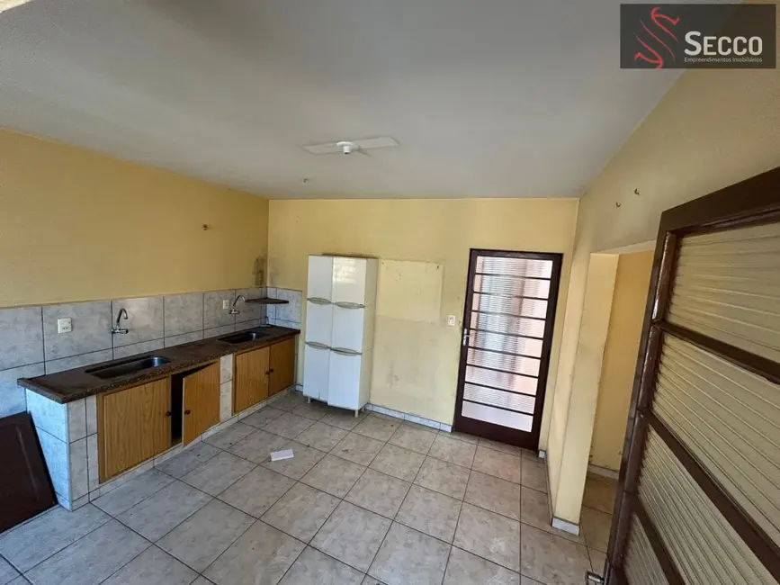 Foto 2 de Casa com 3 quartos à venda, 1050m2 em Vila dos Lavradores, Botucatu - SP