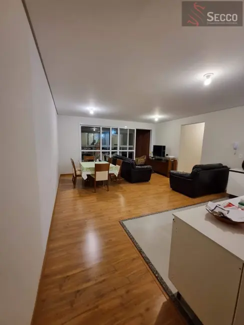 Foto 1 de Apartamento à venda, 1050m2 em Centro, Botucatu - SP