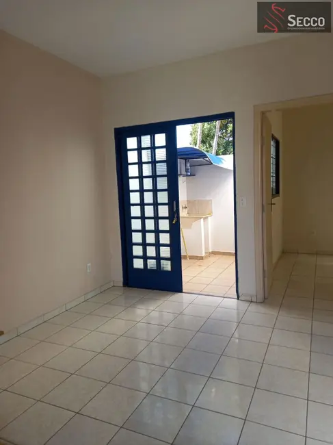 Kitnet com 1 quarto para alugar, 1000m2 em Vila São Lúcio, Botucatu - SP - imagem 5 Foto 5 de Kitnet com 1 quarto para alugar, 1000m2 em Vila São Lúcio, Botucatu - SP