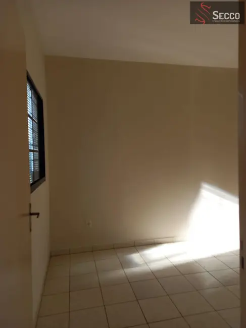 Kitnet com 1 quarto para alugar, 1000m2 em Vila São Lúcio, Botucatu - SP - imagem 7 Foto 7 de Kitnet com 1 quarto para alugar, 1000m2 em Vila São Lúcio, Botucatu - SP