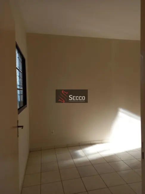 Foto 7 de Kitnet com 1 quarto para alugar, 1050m2 em Vila São Lúcio, Botucatu - SP