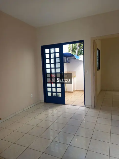 Foto 5 de Kitnet com 1 quarto para alugar, 1050m2 em Vila São Lúcio, Botucatu - SP