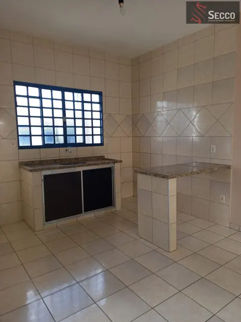 Kitnet com 1 quarto para alugar, 1000m2 em Vila São Lúcio, Botucatu - SP - imagem 3 Foto 3 de Kitnet com 1 quarto para alugar, 1000m2 em Vila São Lúcio, Botucatu - SP