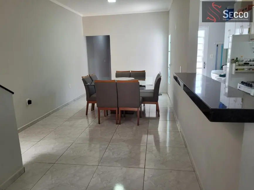 Foto 5 de Sobrado com 3 quartos à venda, 1050m2 em Jardim Monte Mor, Botucatu - SP