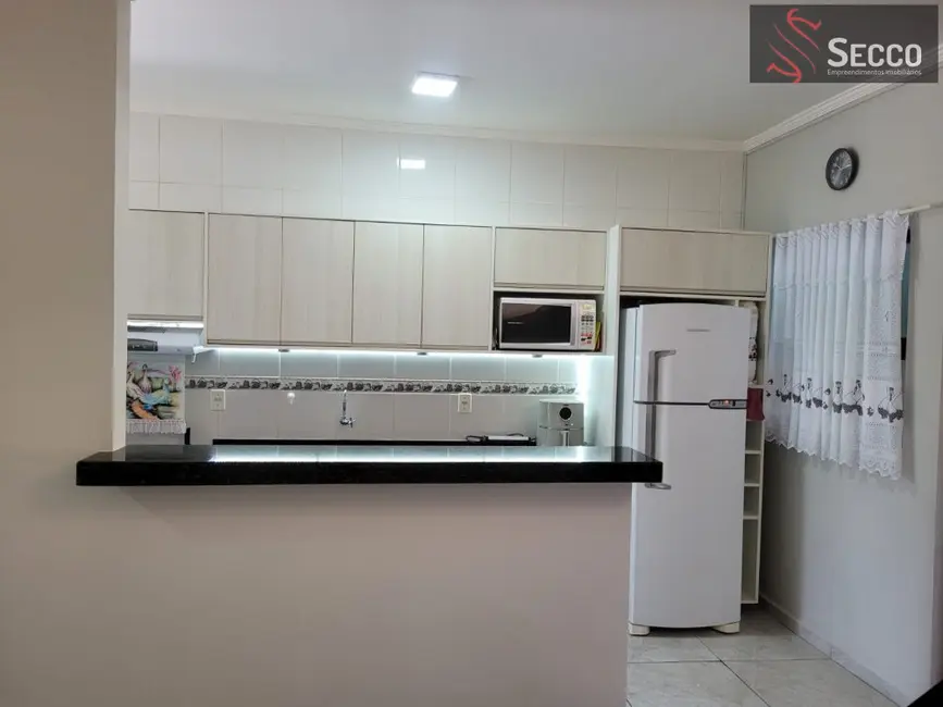 Foto 4 de Sobrado com 3 quartos à venda, 1050m2 em Jardim Monte Mor, Botucatu - SP