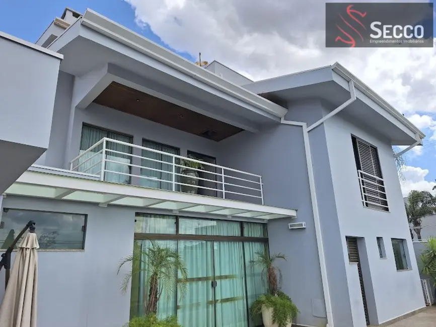 Foto 1 de Casa com 3 quartos à venda, 1050m2 em Colinas do Paraíso, Botucatu - SP