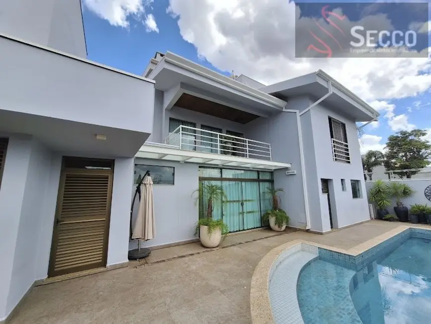 Foto 1 de Casa com 3 quartos à venda, 1050m2 em Colinas do Paraíso, Botucatu - SP