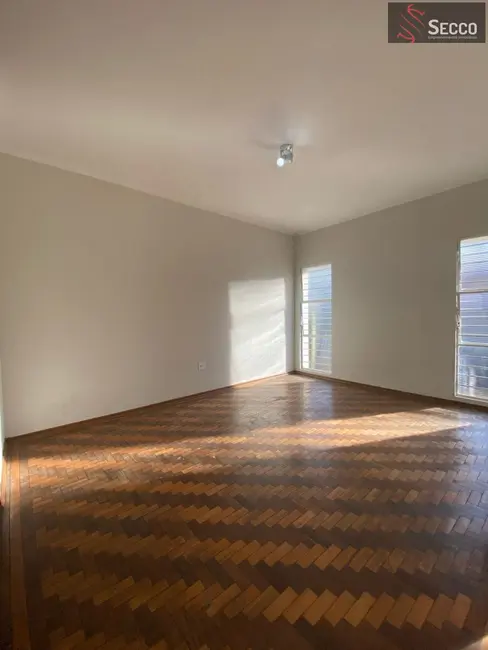 Casa com 3 quartos à venda, 270m2 em Vila Casa Branca, Botucatu - SP - imagem 2 Foto 2 de Casa com 3 quartos à venda, 270m2 em Vila Casa Branca, Botucatu - SP