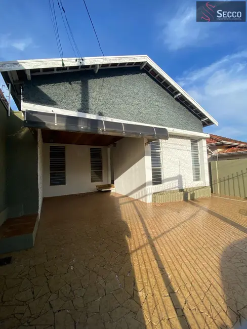 Casa com 3 quartos à venda, 270m2 em Vila Casa Branca, Botucatu - SP - imagem 1 Foto 1 de Casa com 3 quartos à venda, 270m2 em Vila Casa Branca, Botucatu - SP