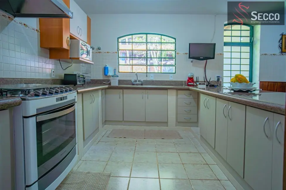 Foto 5 de Sobrado com 4 quartos à venda, 1050m2 em Vale do Sol, Botucatu - SP