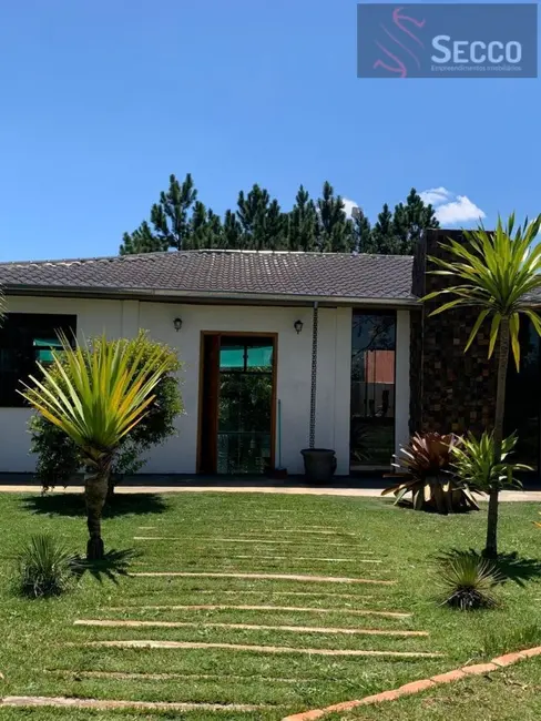 Foto 2 de Casa com 3 quartos à venda, 1050m2 em Botucatu - SP
