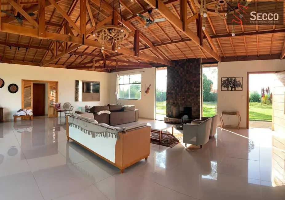 Foto 1 de Casa com 3 quartos à venda, 1050m2 em Botucatu - SP