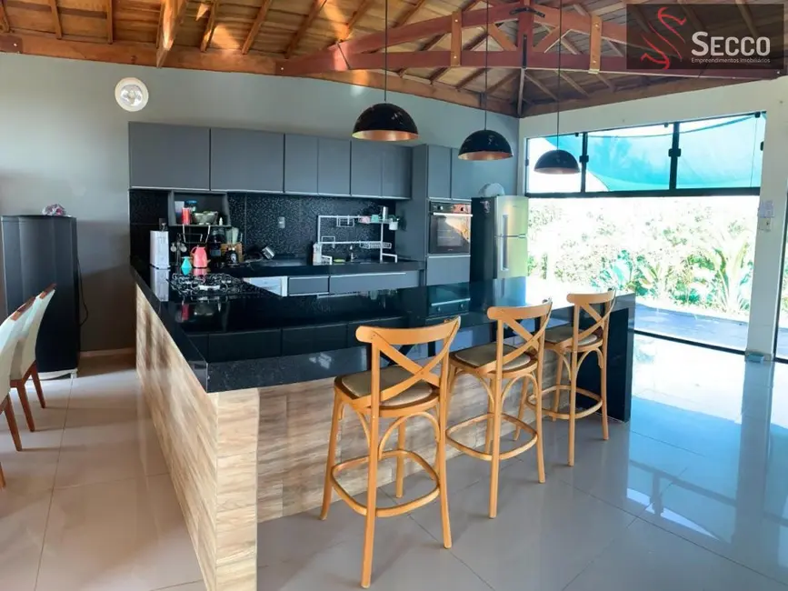 Foto 5 de Casa com 3 quartos à venda, 1050m2 em Botucatu - SP