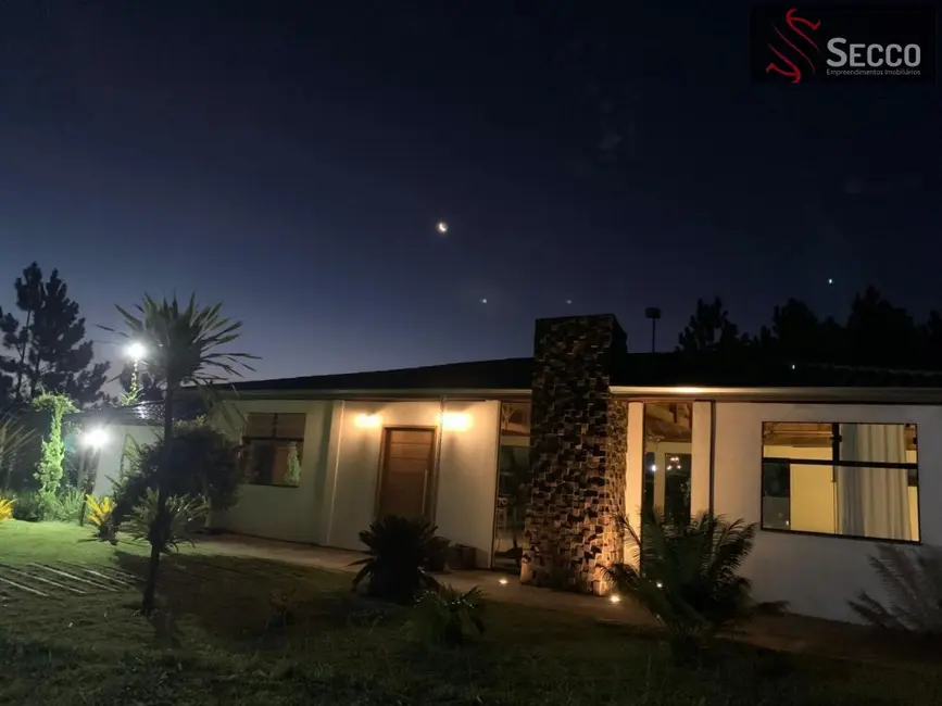 Foto 2 de Casa com 3 quartos à venda, 1050m2 em Botucatu - SP