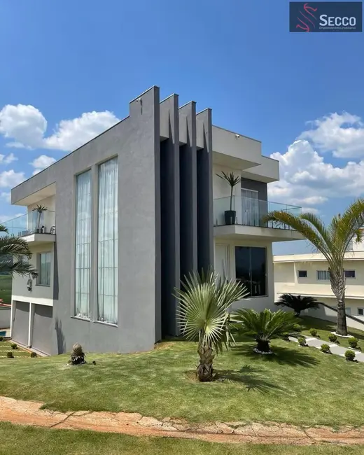 Foto 1 de Sobrado com 3 quartos à venda, 1050m2 em Botucatu - SP