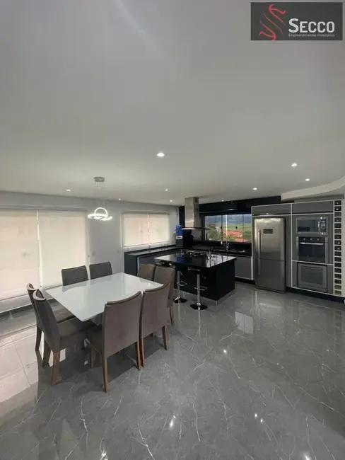 Foto 3 de Sobrado com 3 quartos à venda, 1050m2 em Botucatu - SP