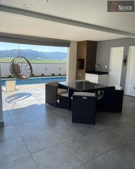 Foto 7 de Sobrado com 3 quartos à venda, 1050m2 em Botucatu - SP