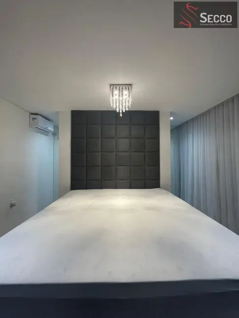 Foto 6 de Sobrado com 3 quartos à venda, 1050m2 em Botucatu - SP