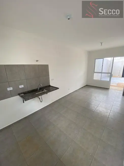 Foto 1 de Casa com 2 quartos para alugar, 1050m2 em Botucatu - SP