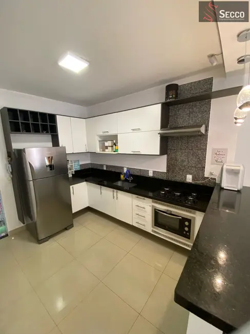 Foto 3 de Casa com 3 quartos à venda, 1050m2 em Jardim Cambuí, Botucatu - SP