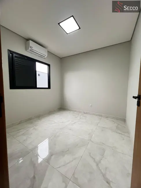 Foto 7 de Casa à venda, 1050m2 em Botucatu - SP