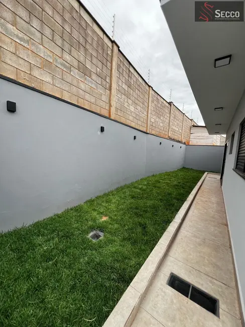 Foto 14 de Casa à venda, 1050m2 em Botucatu - SP