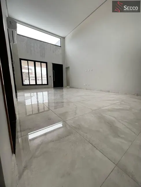 Foto 3 de Casa à venda, 1050m2 em Botucatu - SP