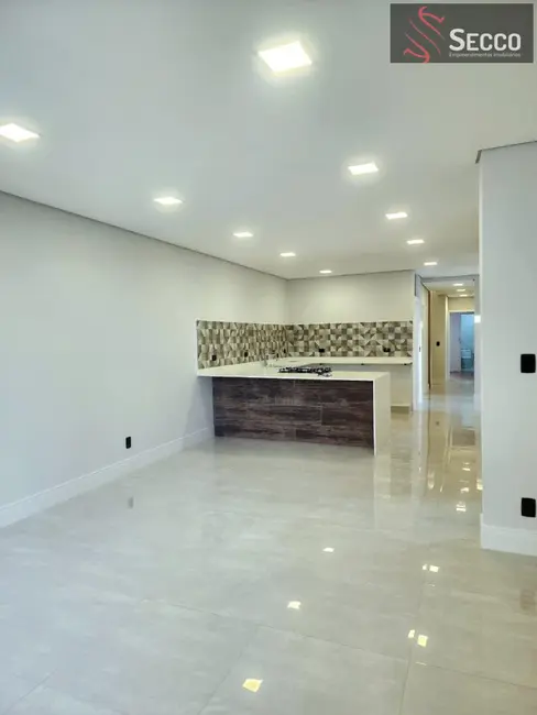 Foto 2 de Casa com 4 quartos à venda, 1050m2 em Centro, Botucatu - SP