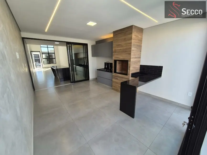 Casa com 3 quartos à venda, 1050m2 em Botucatu - SP - imagem 8 Foto 8 de Casa com 3 quartos à venda, 1050m2 em Botucatu - SP