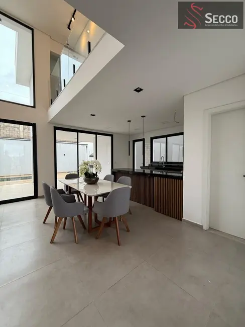 Foto 5 de Casa de Condomínio com 3 quartos à venda, 1050m2 em Botucatu - SP