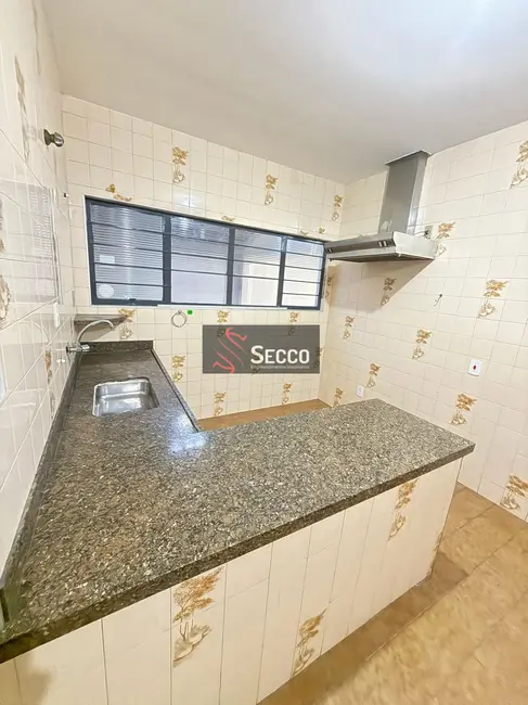 Foto 1 de Casa com 3 quartos para alugar, 1050m2 em Botucatu, SP