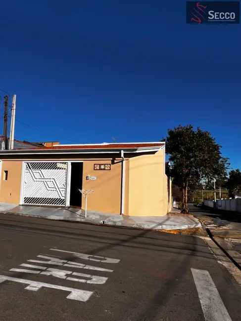 Foto 1 de Casa com 3 quartos à venda, 1050m2 em Vila Guimarães, Botucatu - SP