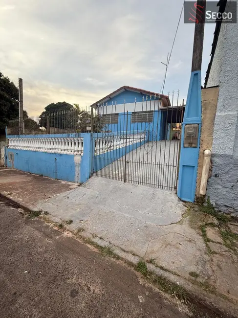 Foto 1 de Casa com 3 quartos à venda, 1050m2 em Vila Antártica, Botucatu - SP