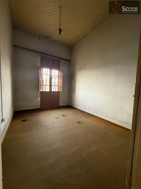 Casa com 3 quartos à venda, 1050m2 em Botucatu - SP - imagem 7 Foto 7 de Casa com 3 quartos à venda, 1050m2 em Botucatu - SP