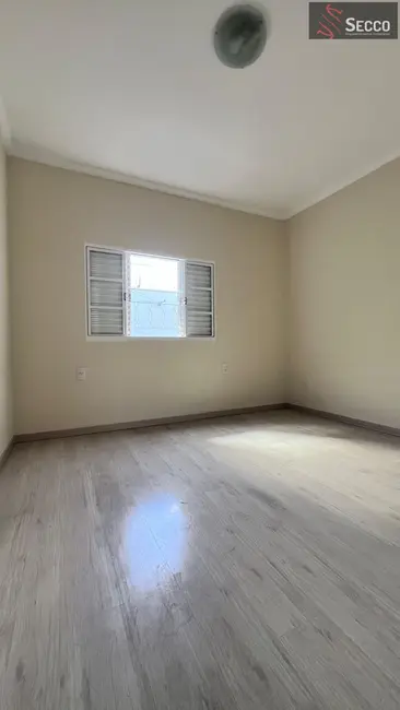 Foto 7 de Casa com 2 quartos à venda, 1050m2 em Botucatu - SP