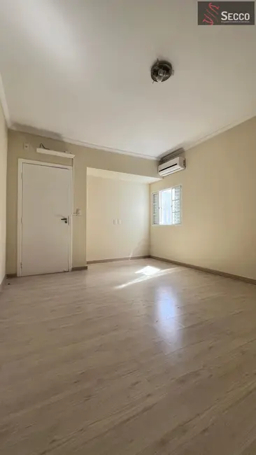 Foto 1 de Casa com 2 quartos à venda, 1050m2 em Botucatu - SP