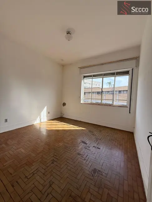 Casa com 4 quartos para alugar, 1050m2 em Botucatu - SP - imagem 4 Foto 4 de Casa com 4 quartos para alugar, 1050m2 em Botucatu - SP