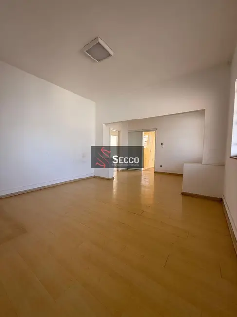 Foto 1 de Casa com 4 quartos para alugar, 1050m2 em Botucatu, SP